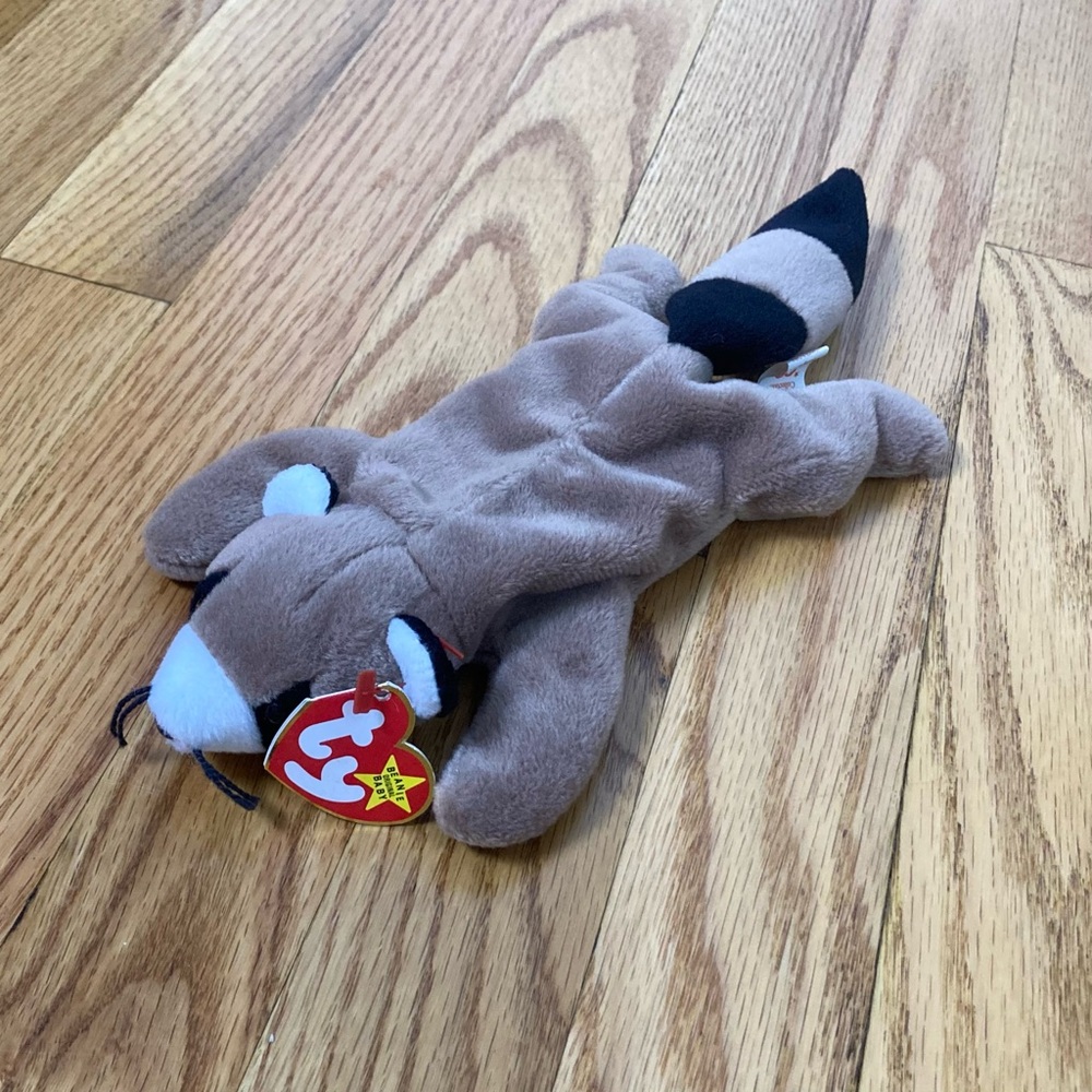 ⭐️ Vintage 1995 Ringo The Raccoon Ty Beanie Baby Plush